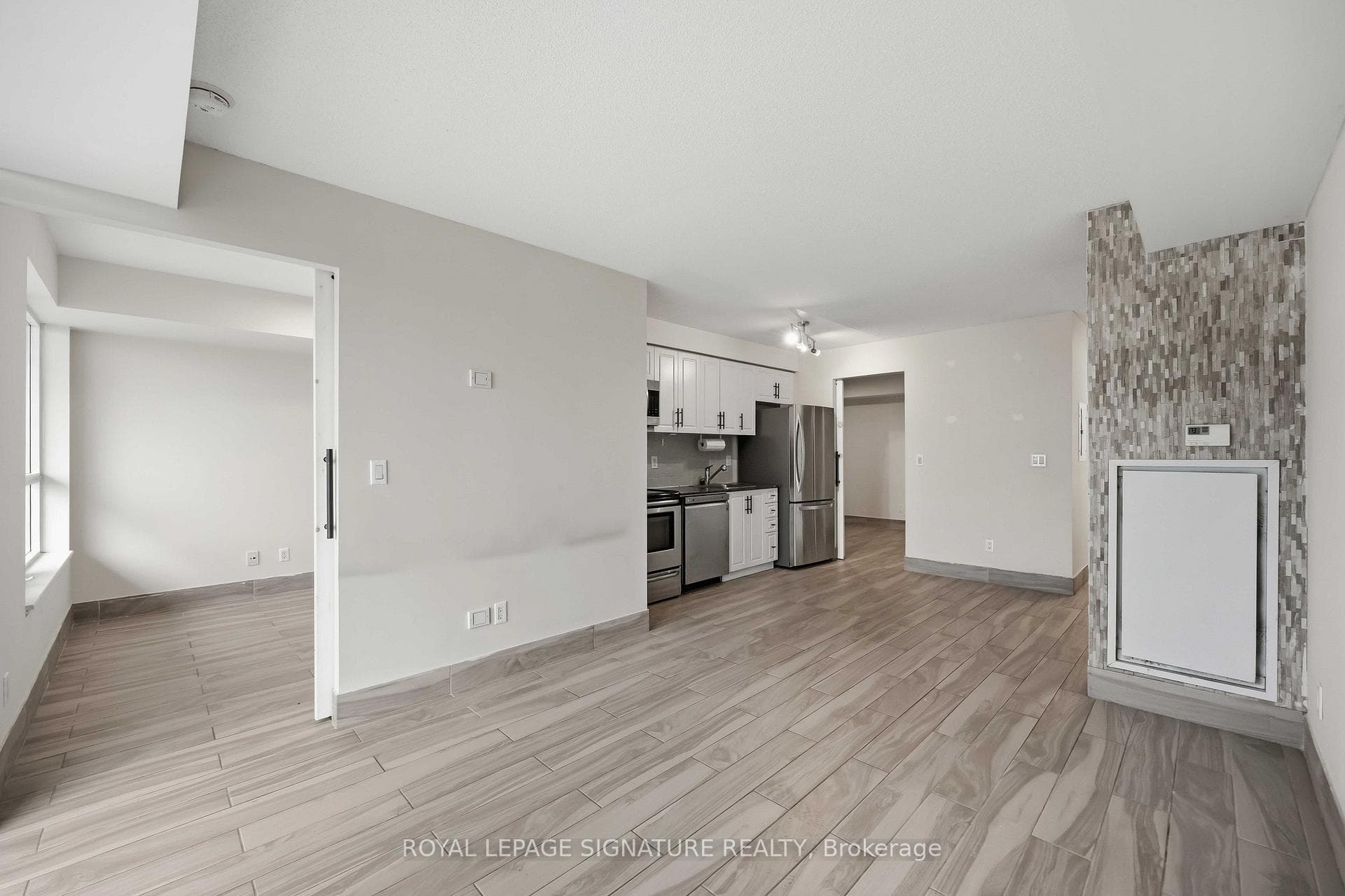 38 Joe Shuster Way Unit 1625 photo 27