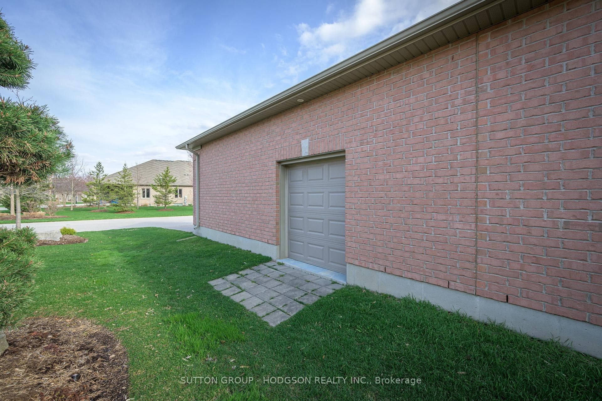 2662 Sandra Post Crescent photo 6