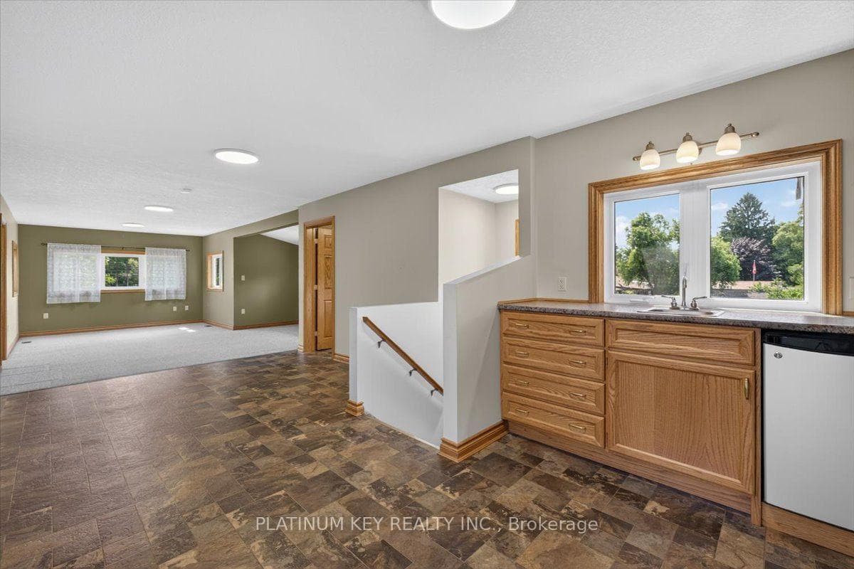 282 Beattie Street photo 23