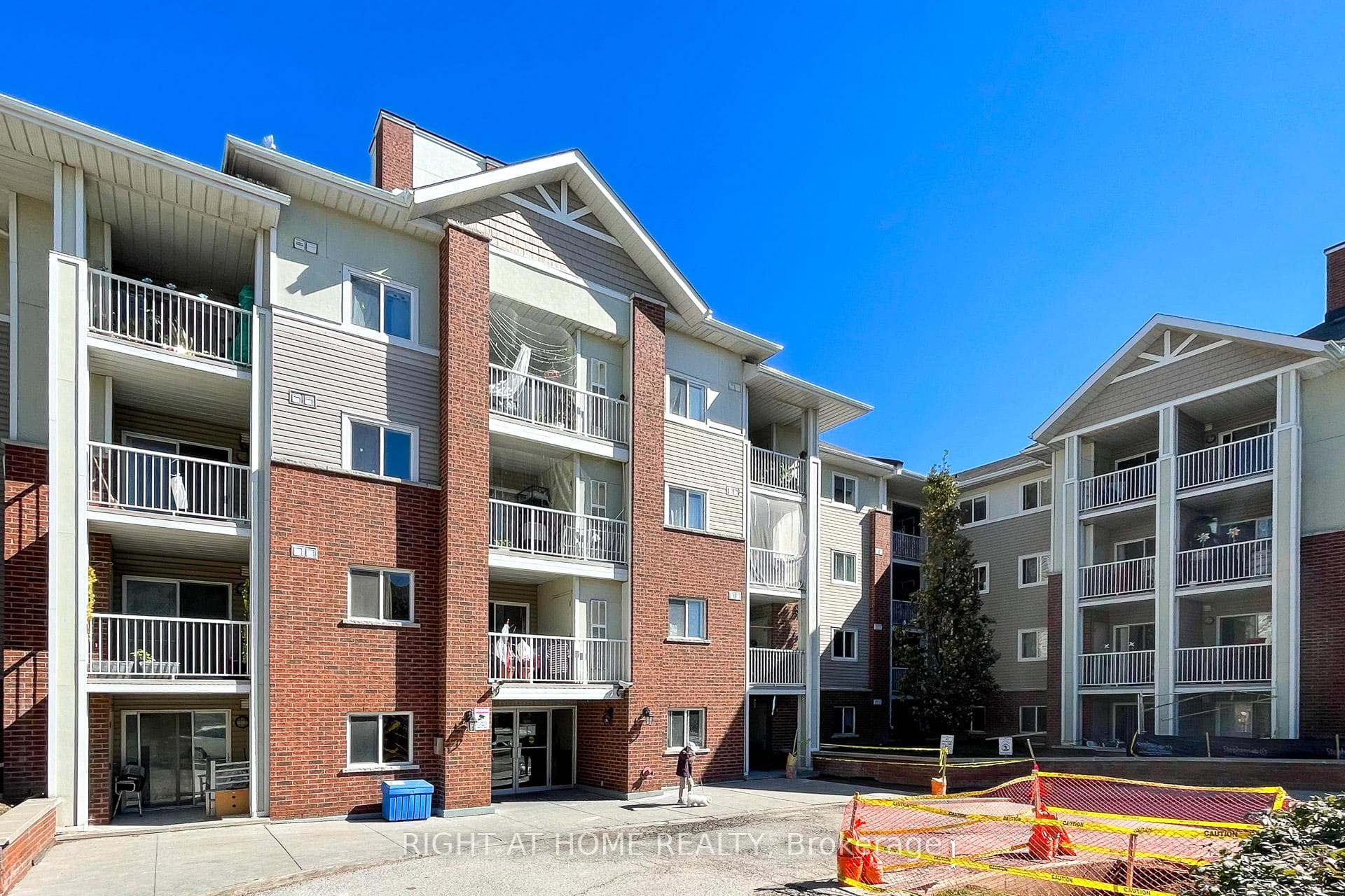 5225 Finch Avenue Unit 222 photo 1