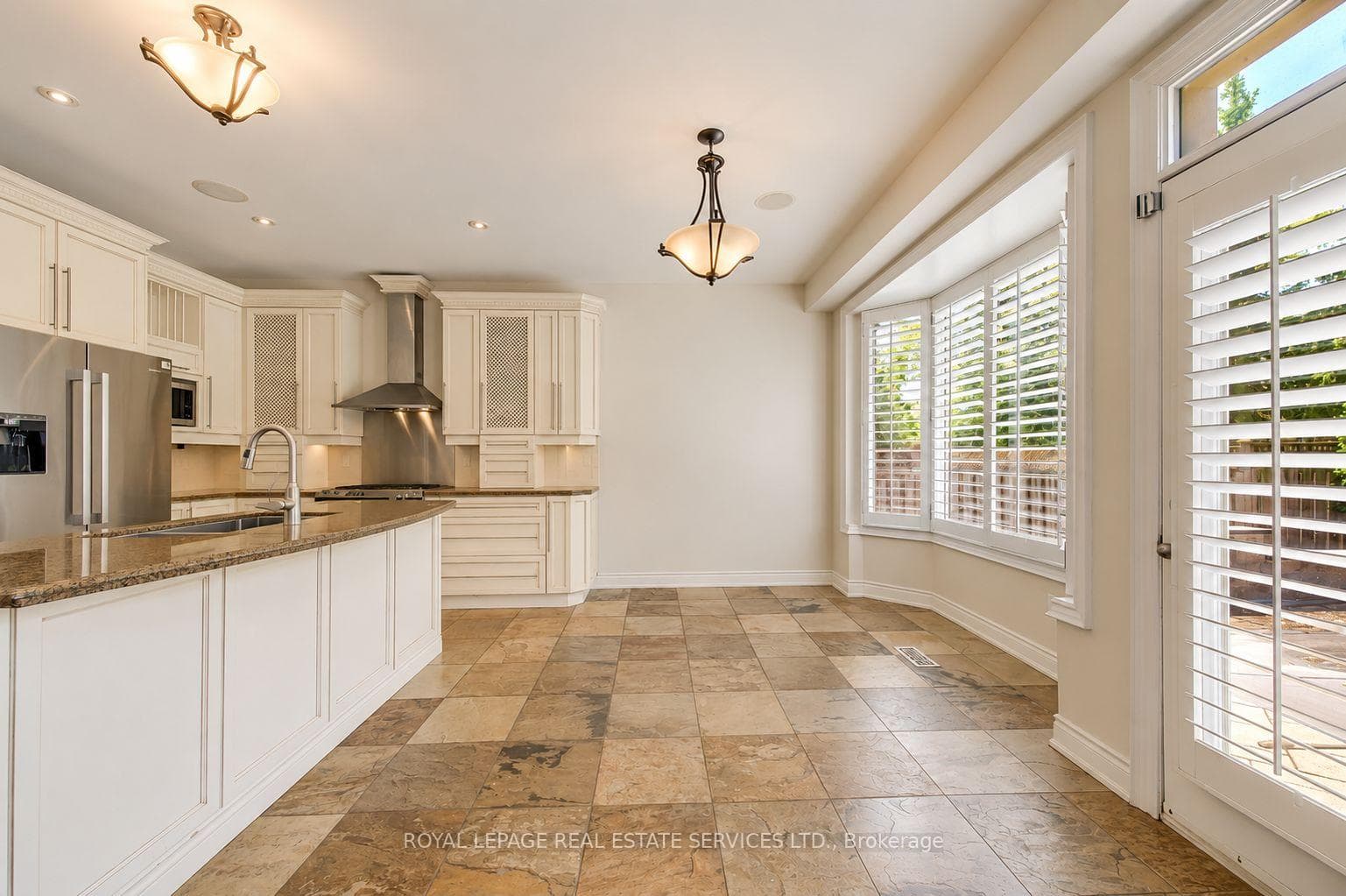 2473 Tesla Crescent photo 13