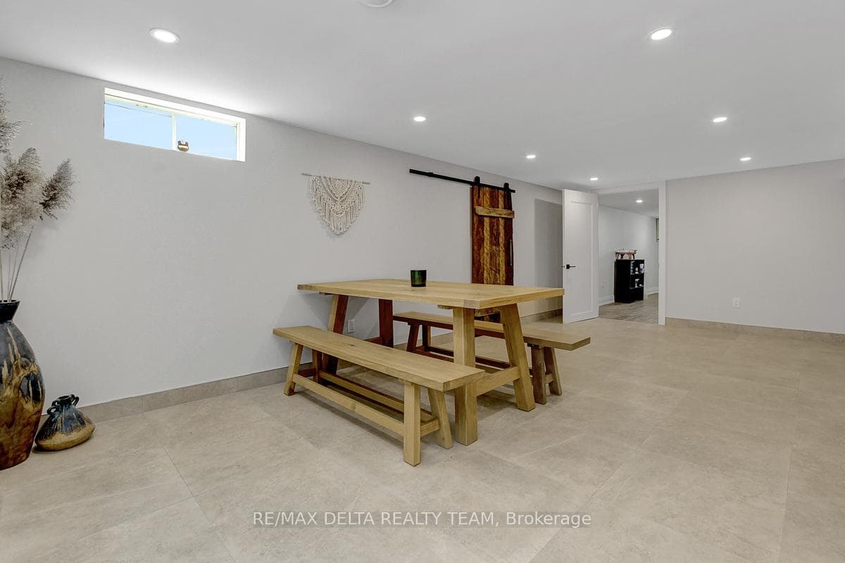6591 Russell Road photo 25