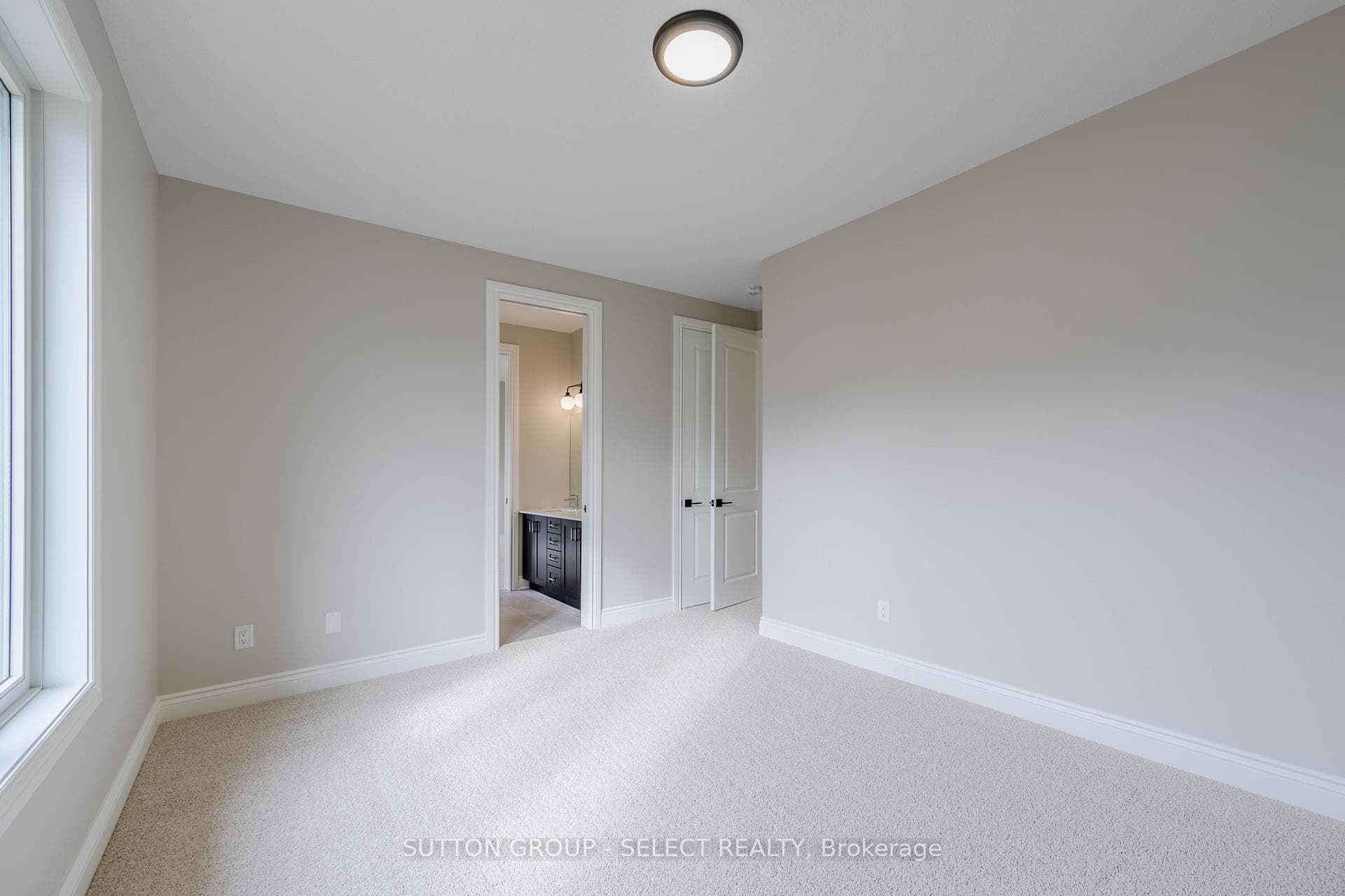 2835 Sheffield Place Unit 7 photo 29