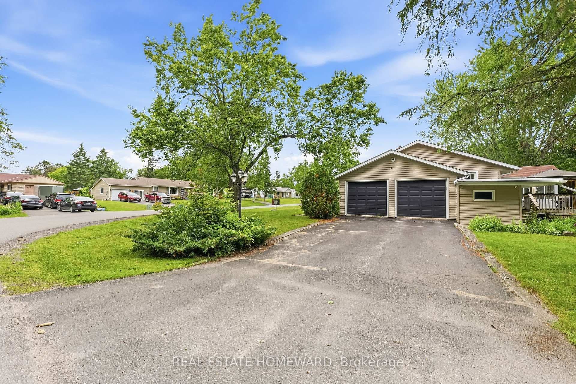 4 Wayne Crescent photo 3
