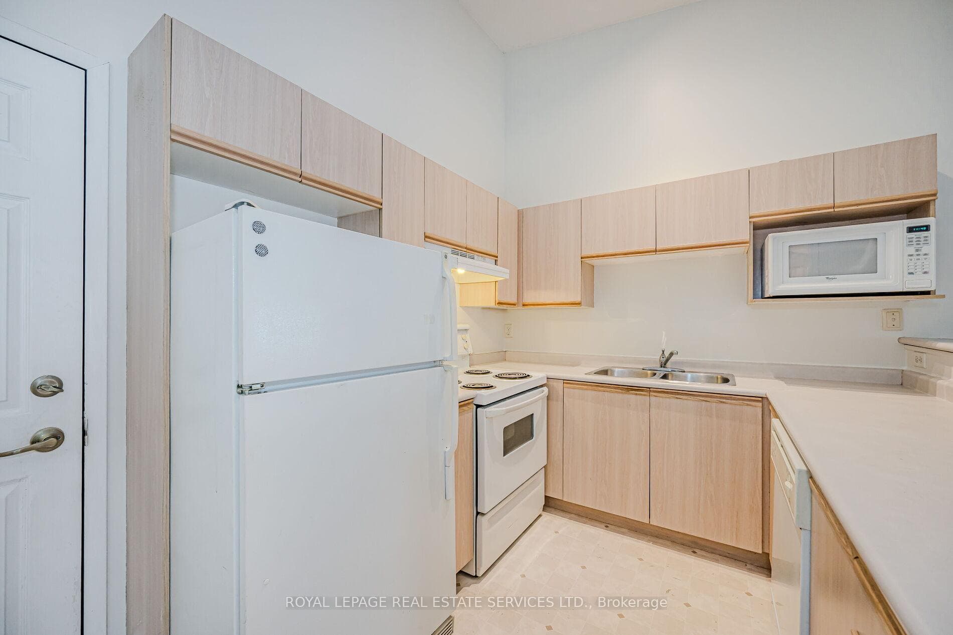 1421 WALKER'S Line Unit 413 photo 8
