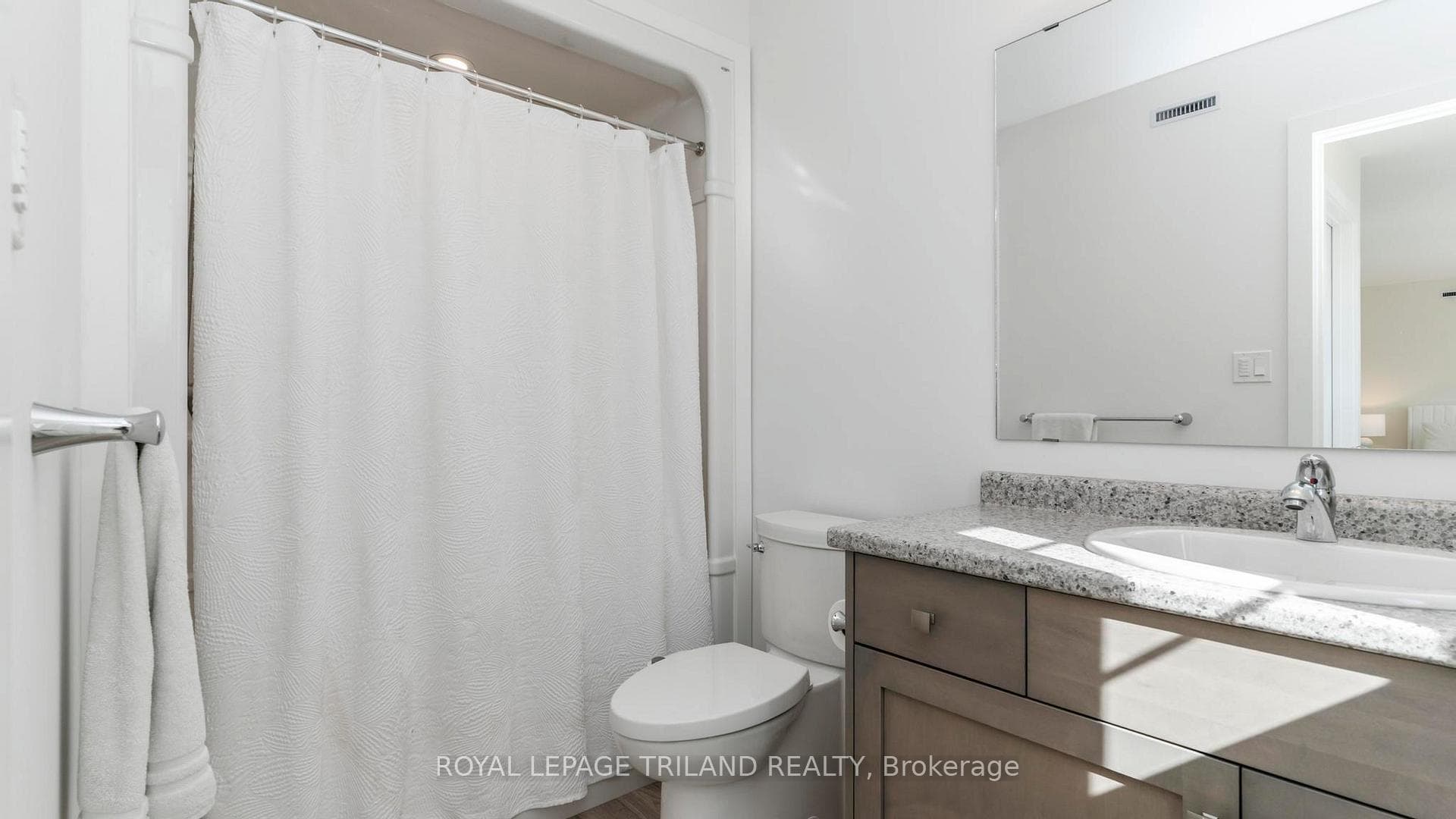 131 EMPIRE Parkway photo 30