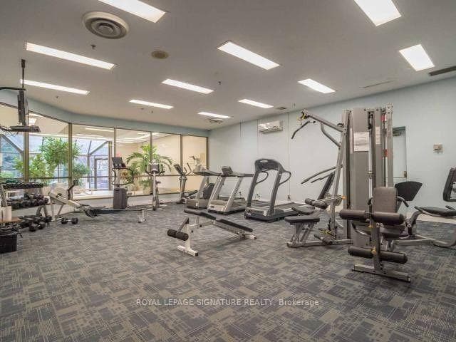 30 Greenfield Avenue Unit 2001 photo 12