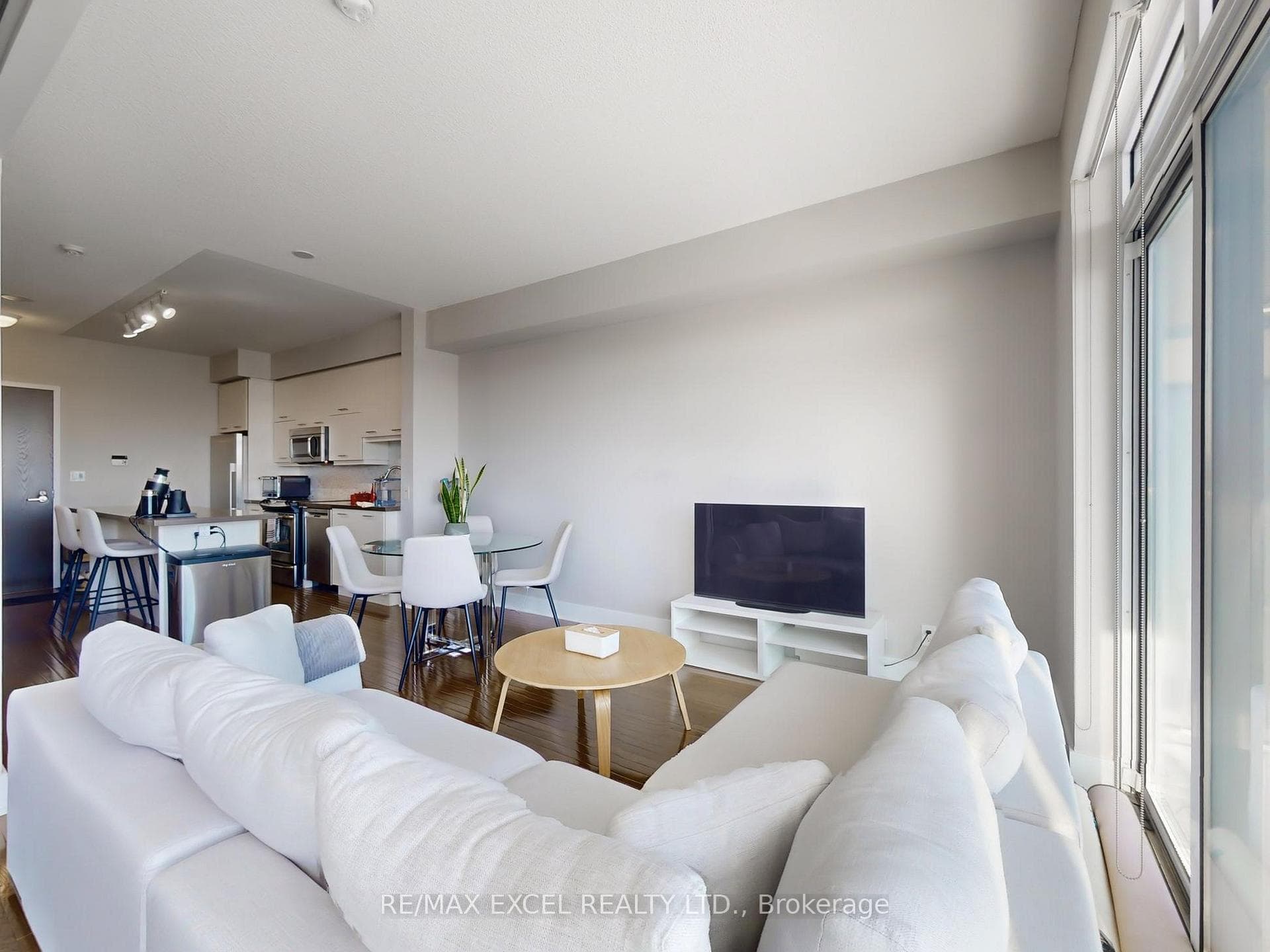26 Norton Avenue Unit 706 photo 14