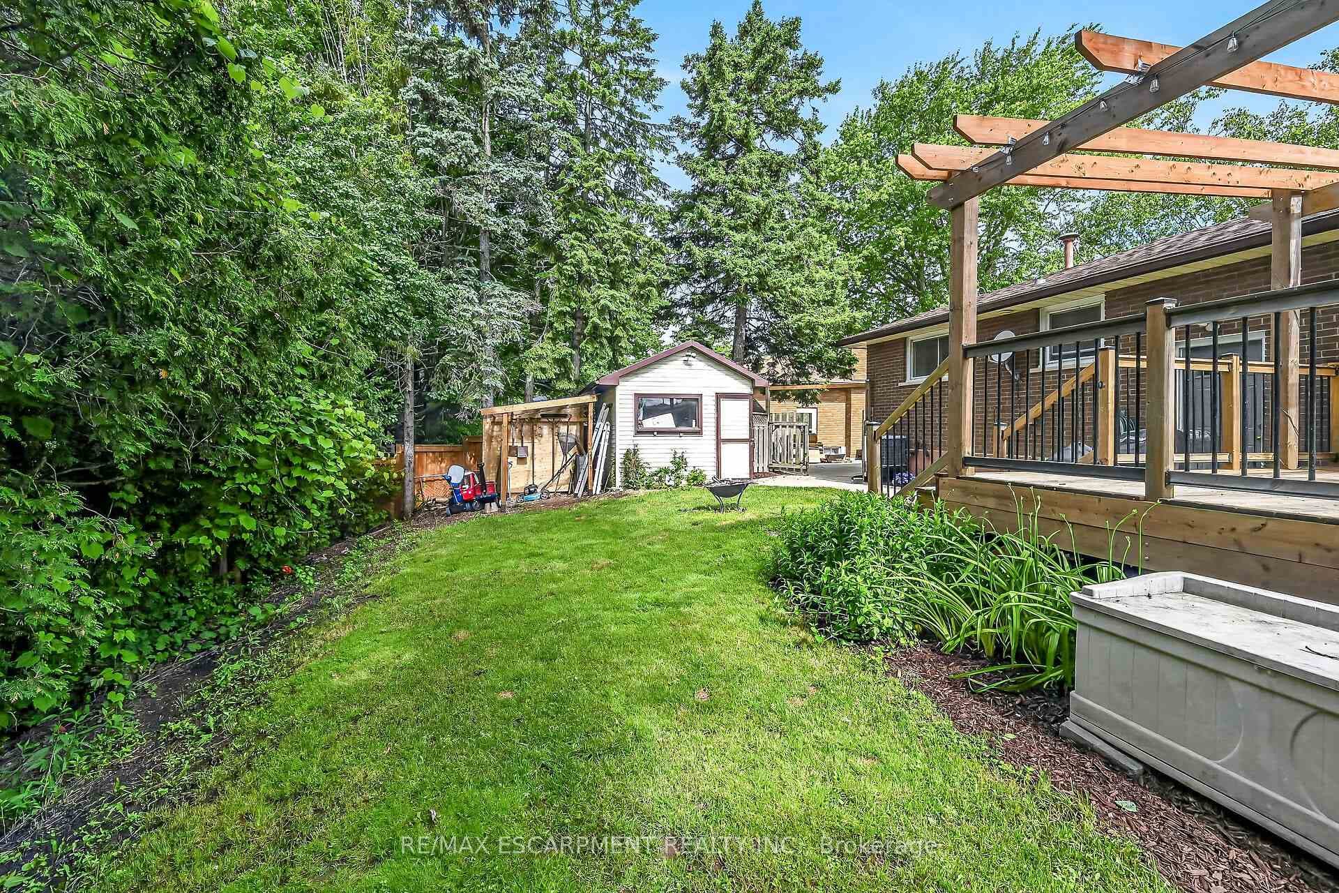 251 Mackenzie Crescent photo 45
