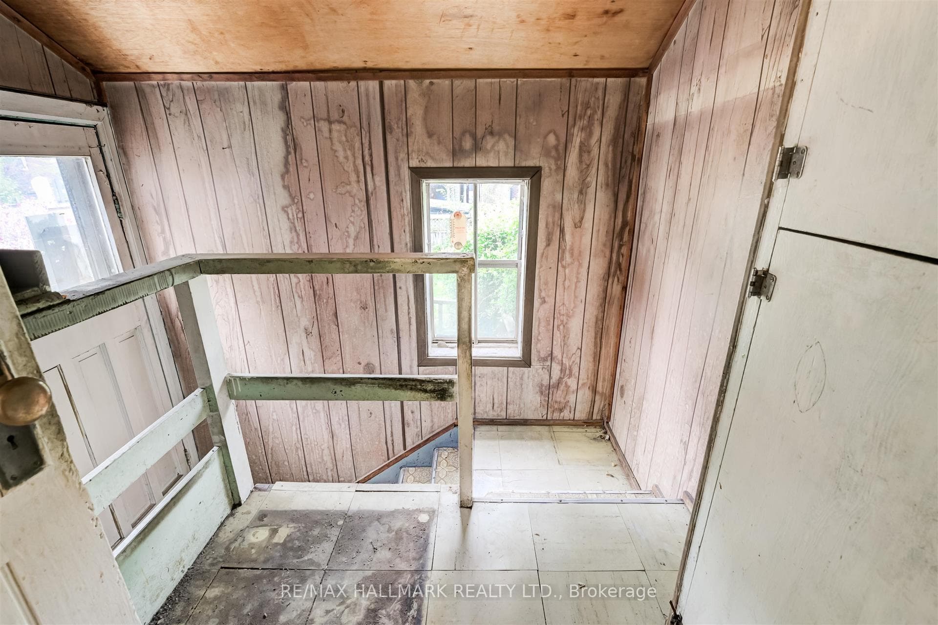 11 Victor Avenue photo 11