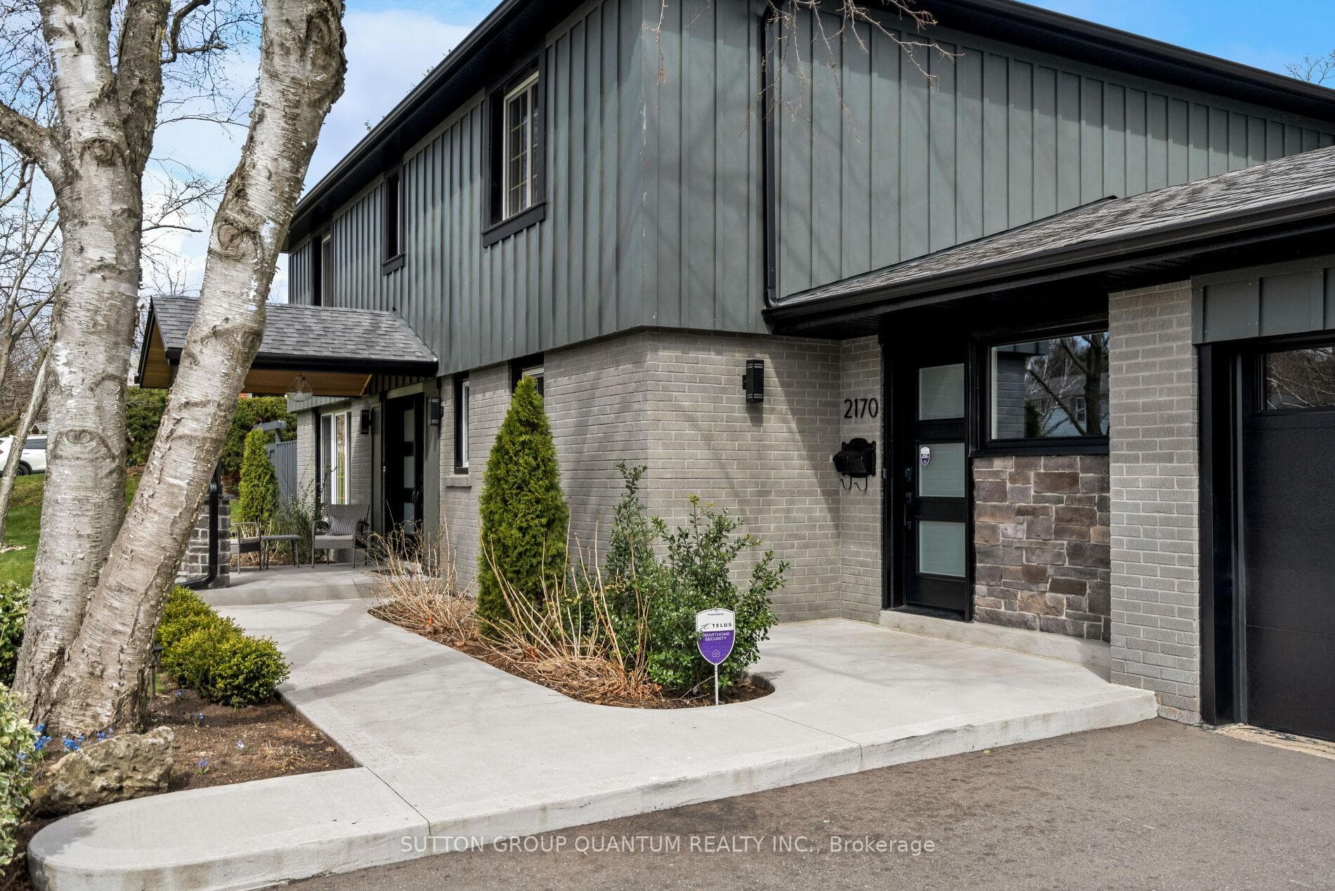 2170 Obeck Crescent photo 3