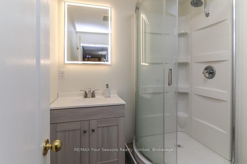 26 Chantler Road photo 31