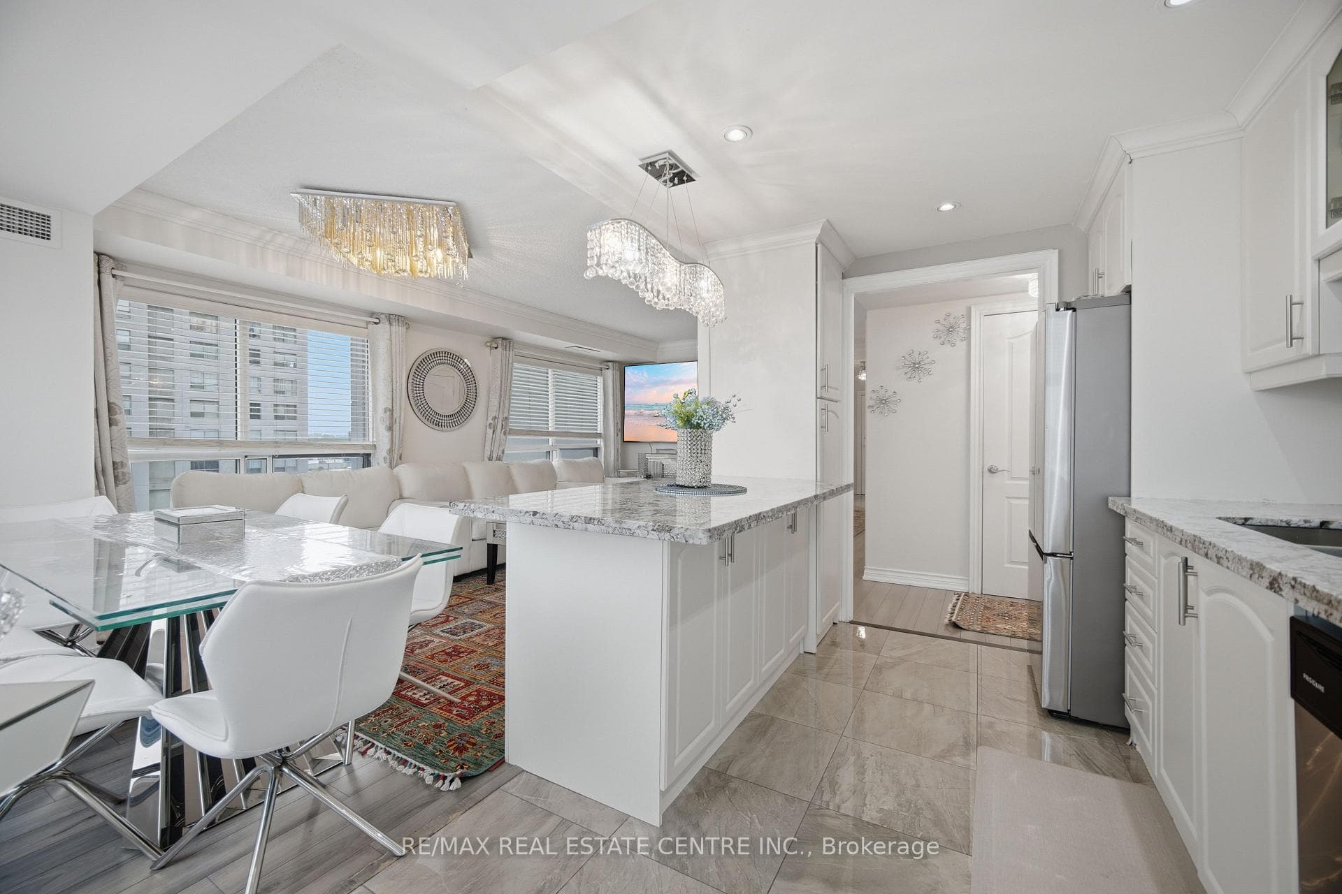 1470 Midland Avenue Unit 718 photo 17