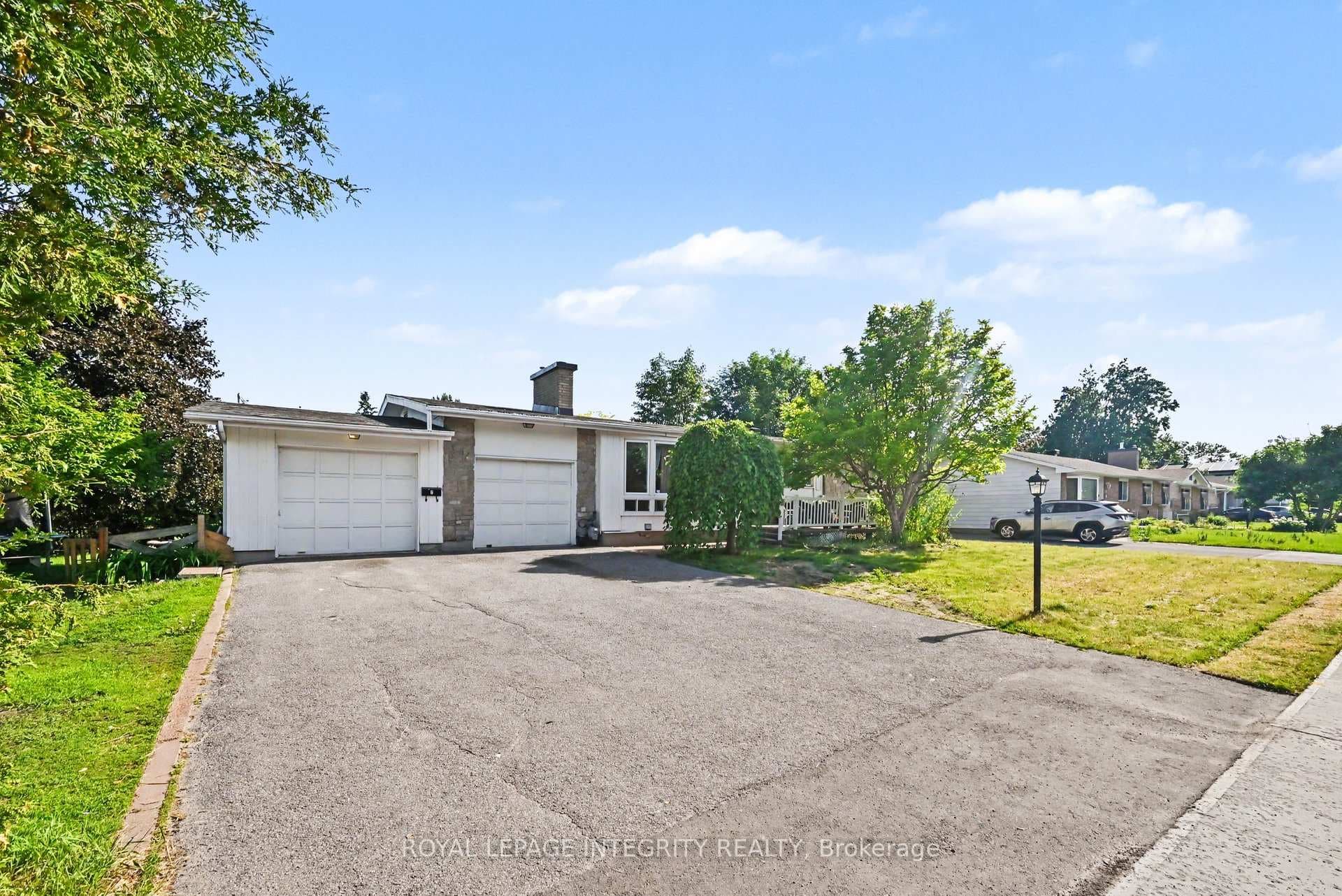 104 Viewmount Drive photo 3