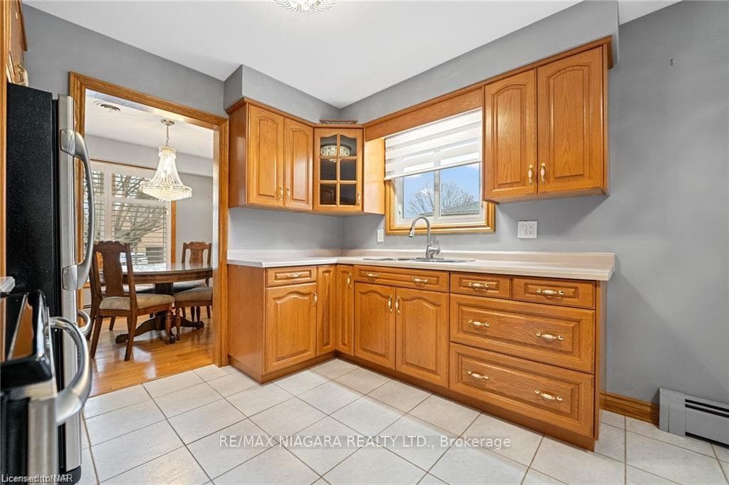 45 Meadowbrook Crescent photo 12