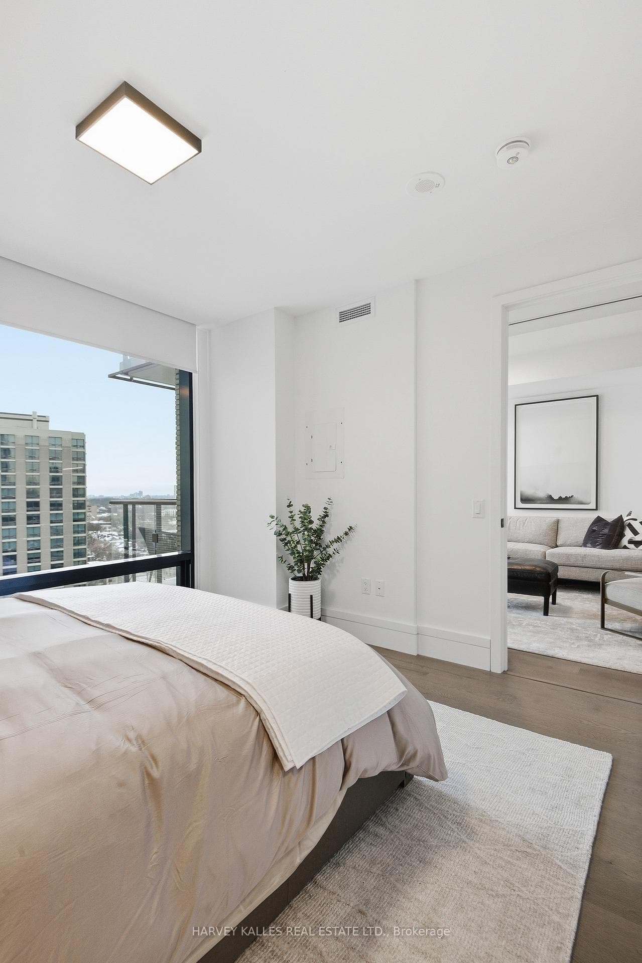 215 Lonsdale Road Unit 1205 photo 9