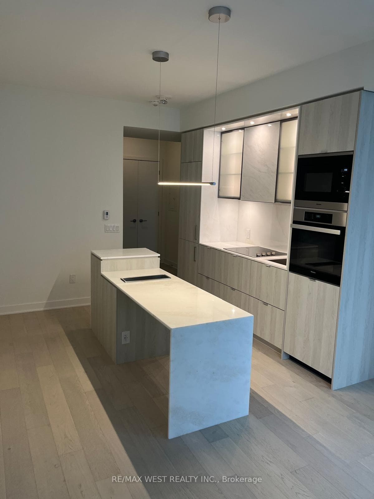 11 Yorkville Avenue Unit 2607 photo 5