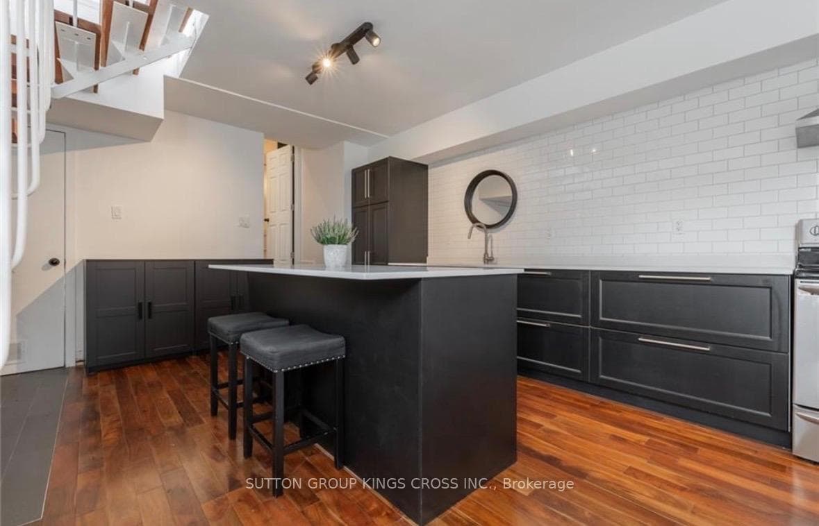 179 John Street Unit Upper photo 5