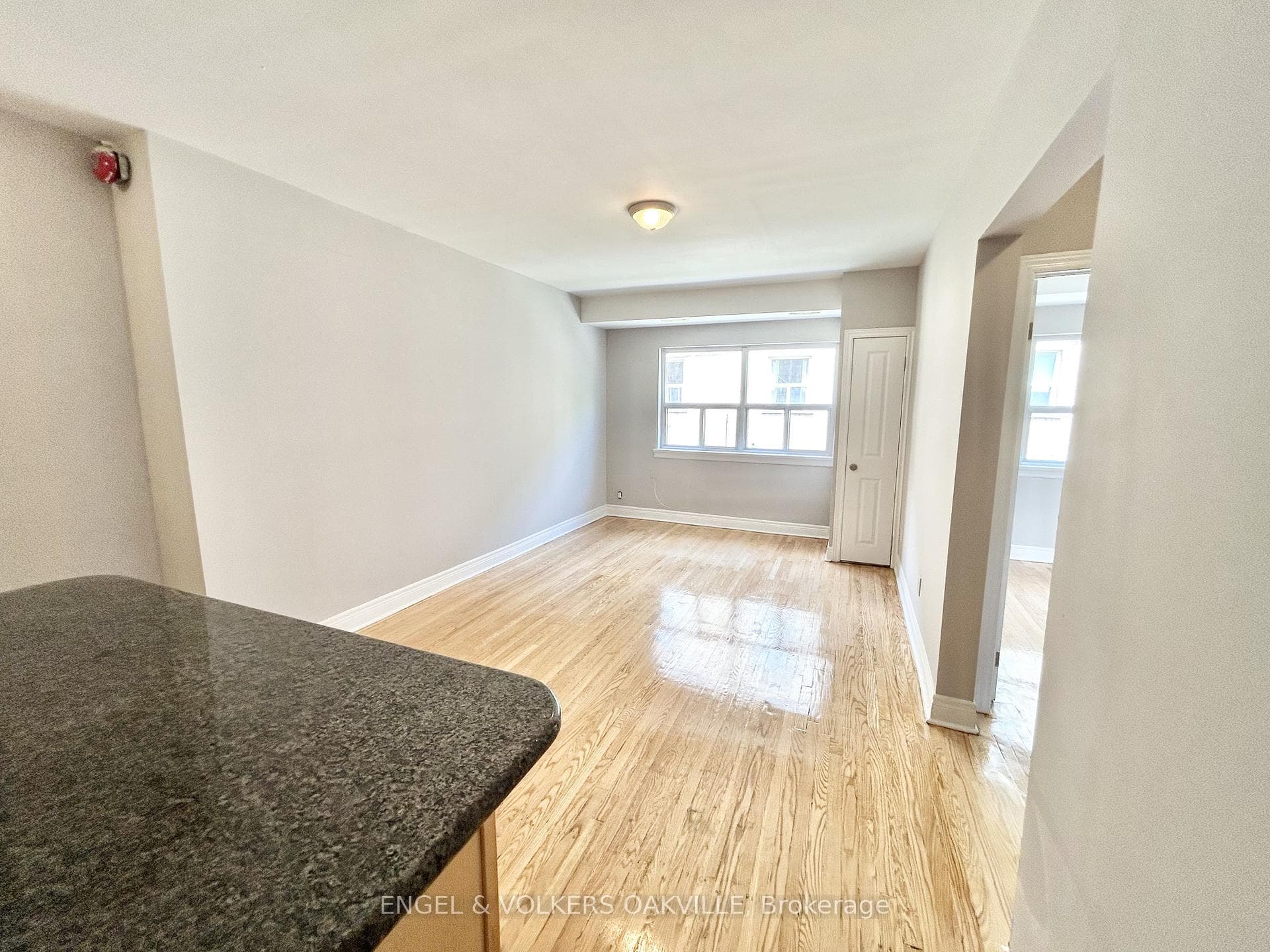 90 Twenty Fifth Street Unit 2 photo 3