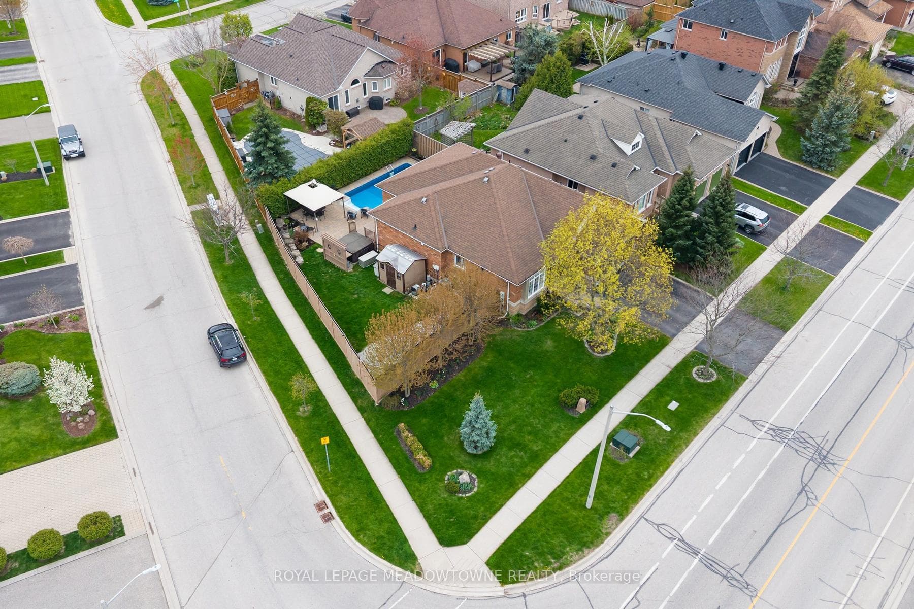 22 Berton Boulevard photo 41