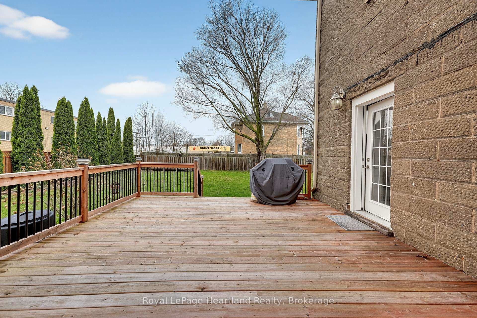 14 Elgin Avenue photo 33