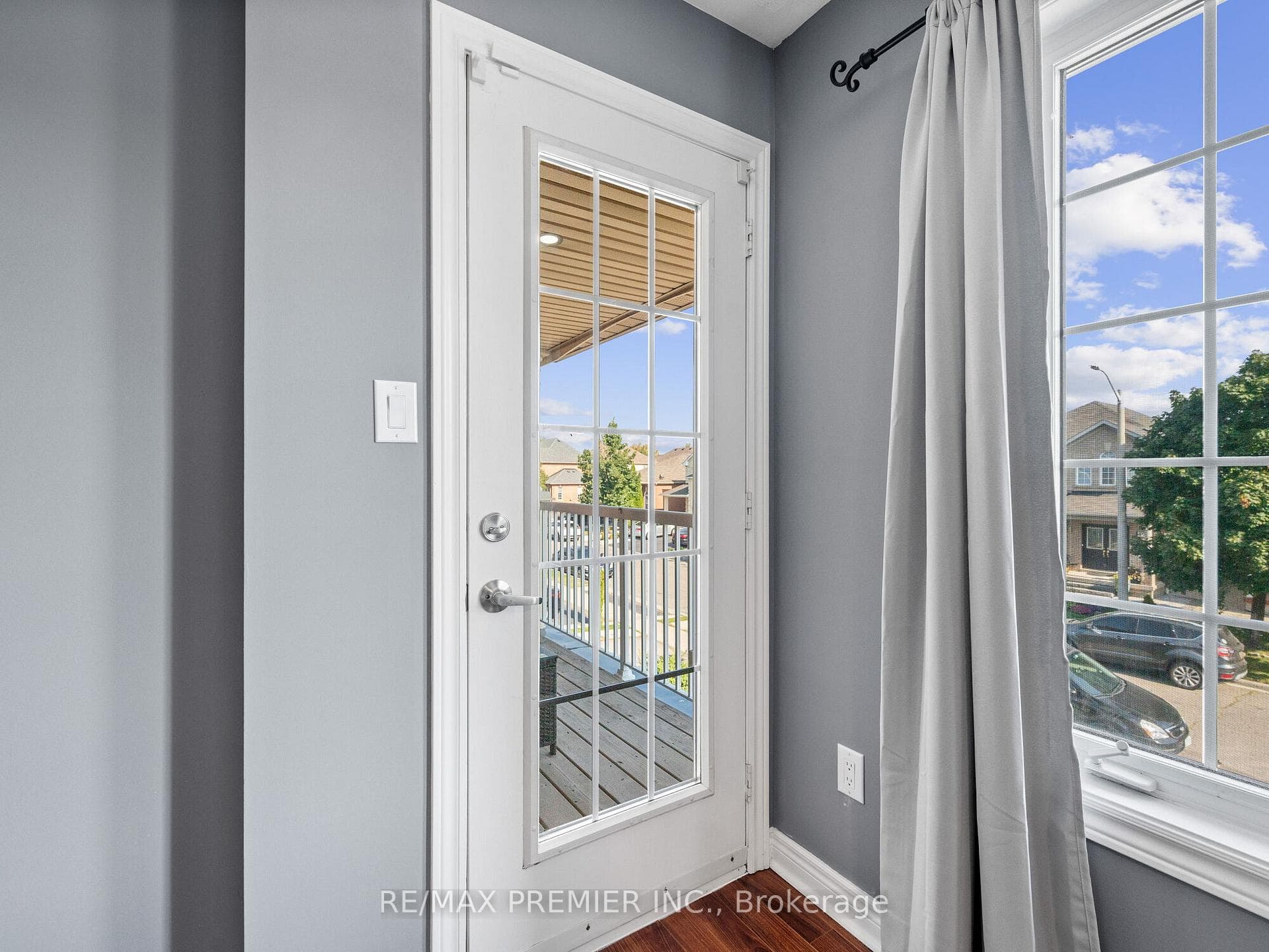 56 Fallstar Crescent photo 18