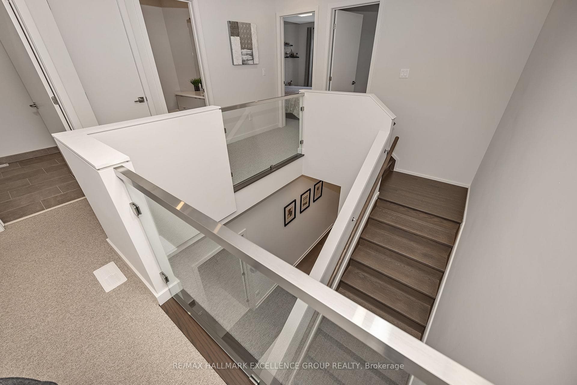 677 Honeydew Street photo 16