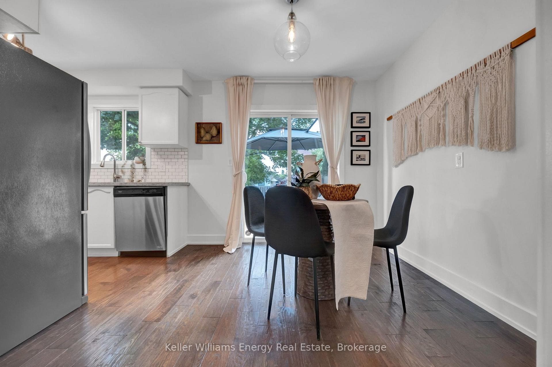 4 Primeau Avenue photo 12