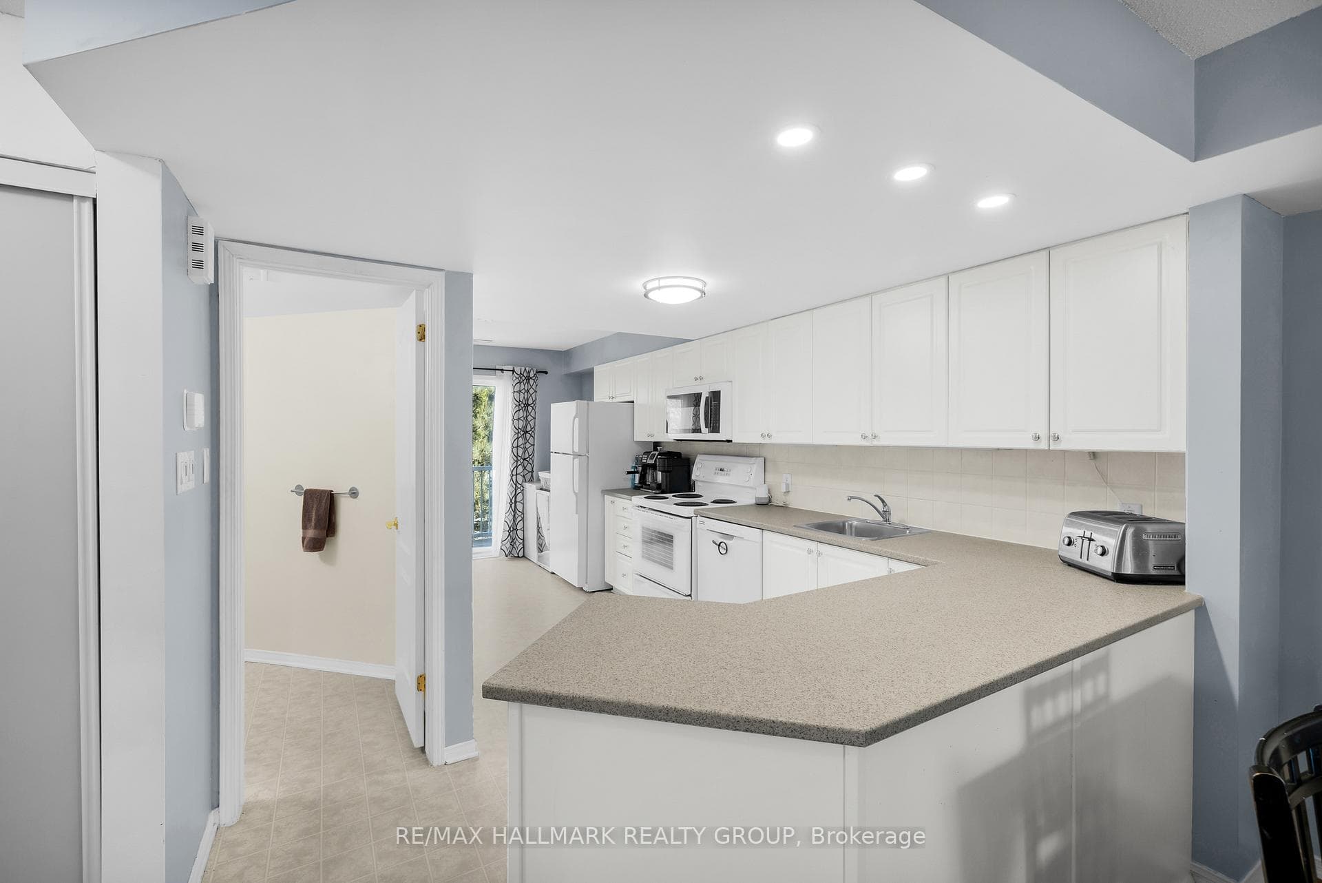 250 Cresthaven Drive Unit 3 photo 15