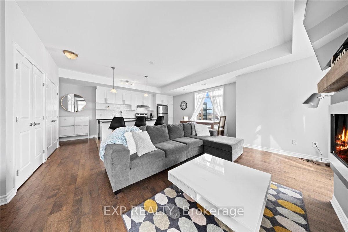 19 Earlton Private photo 5