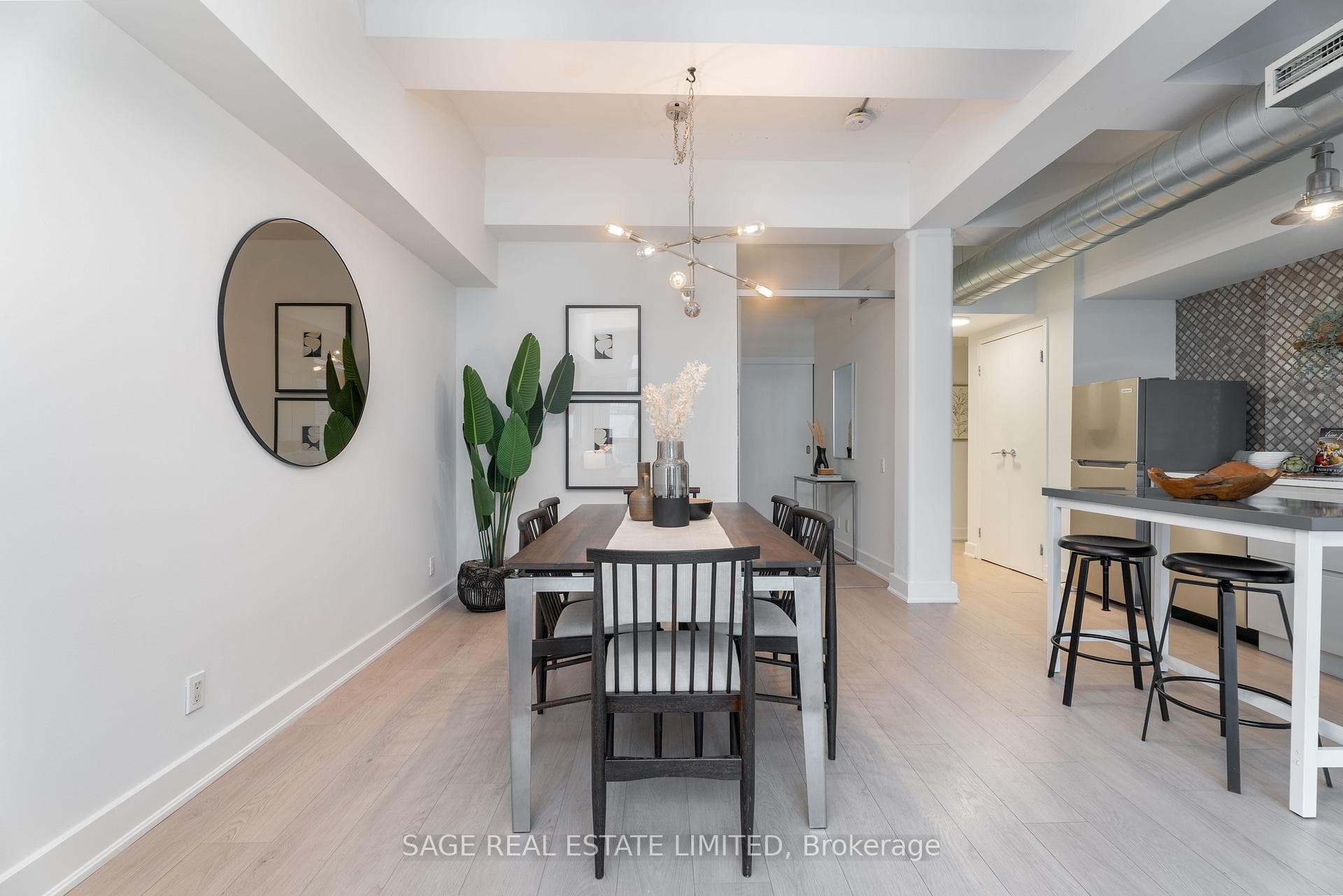 233 Carlaw Avenue Unit 705 photo 11