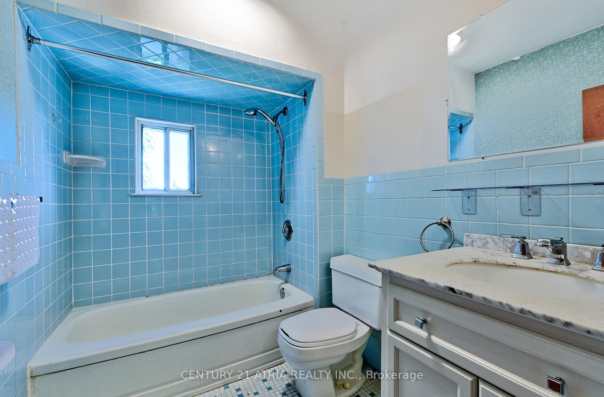 1195 Dovercourt Road photo 23