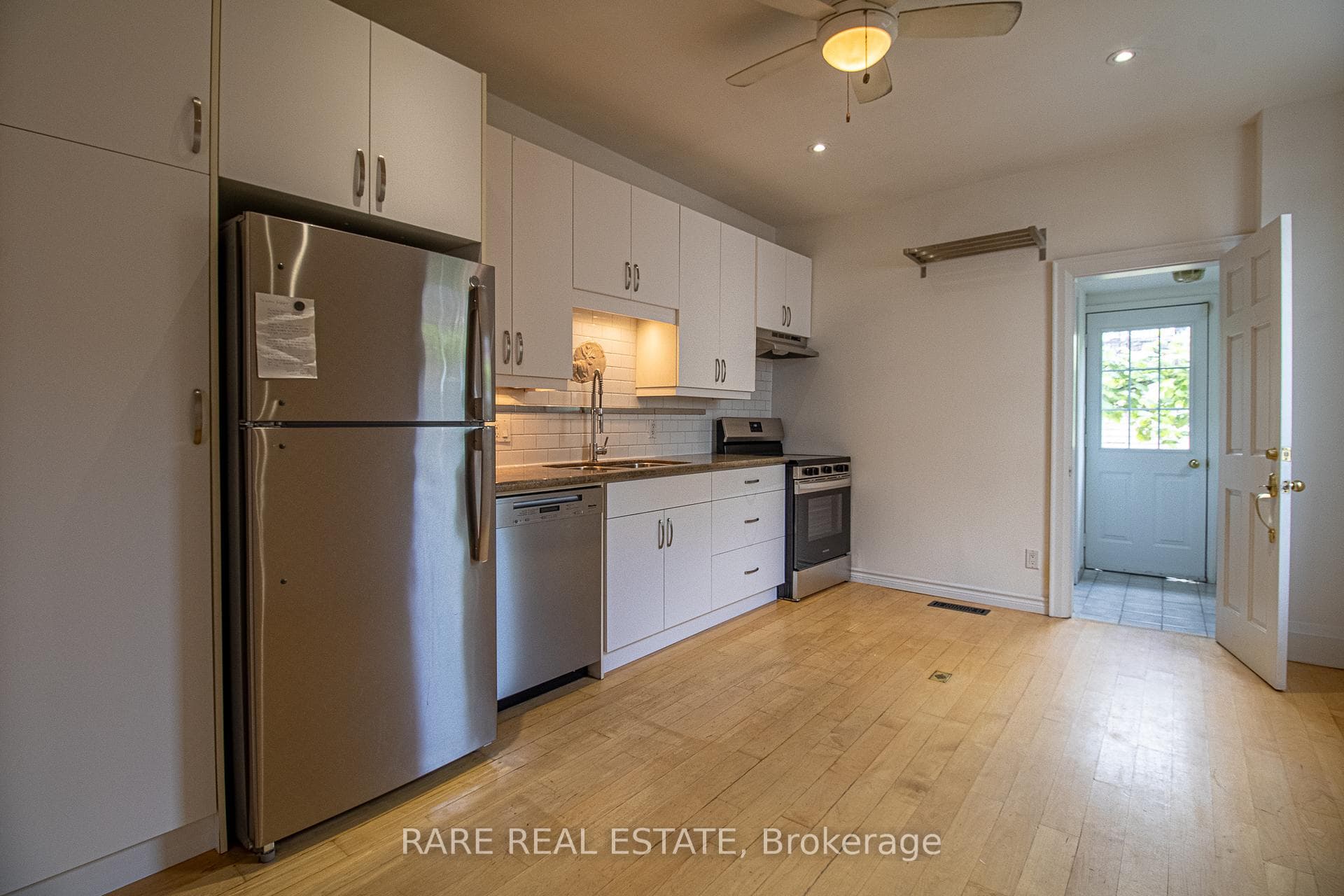 192 Claremont Street photo 16