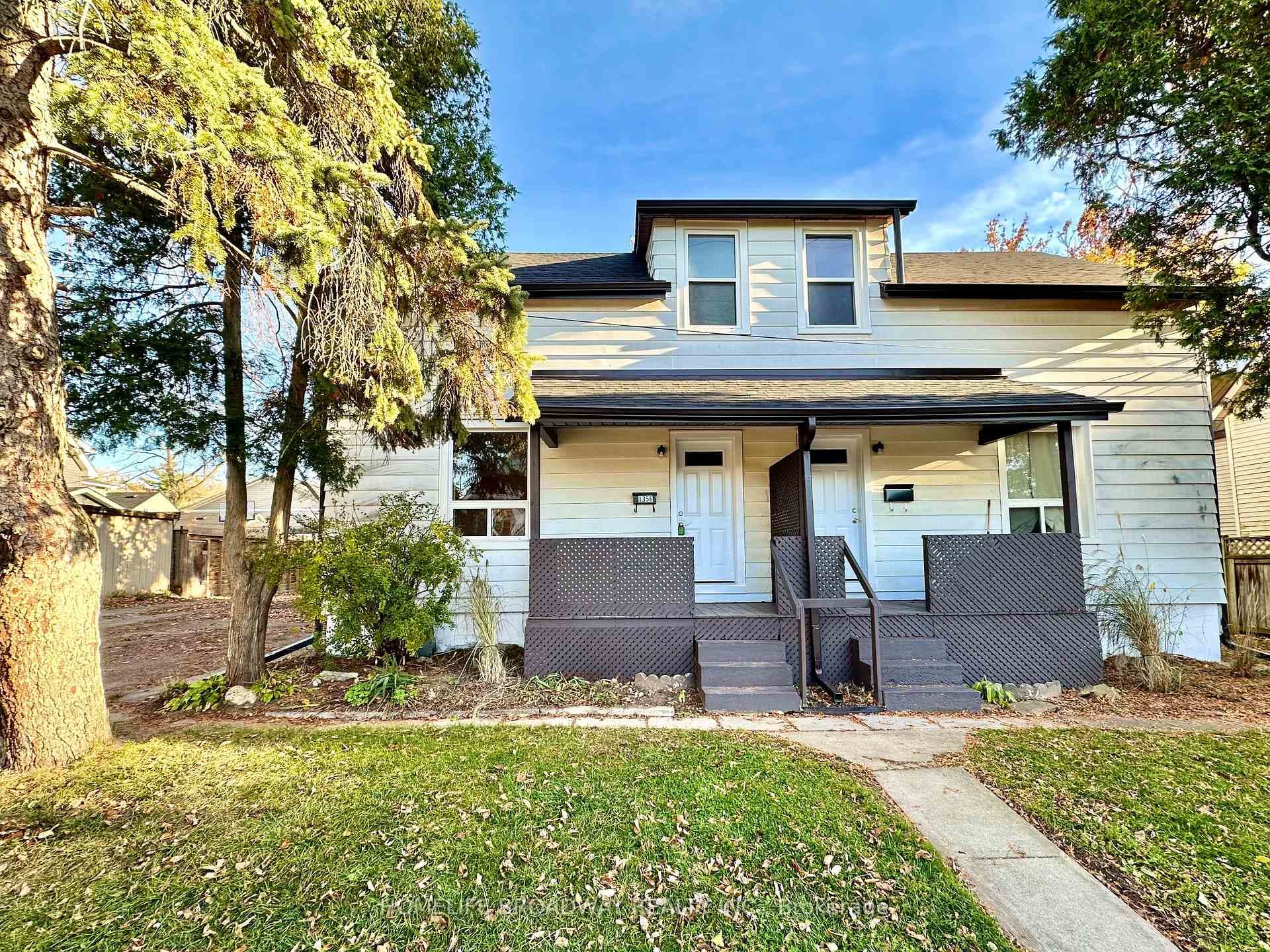 1356 Caroline St Entrance