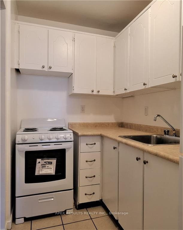 150 Charlton Avenue Unit 503 photo 12