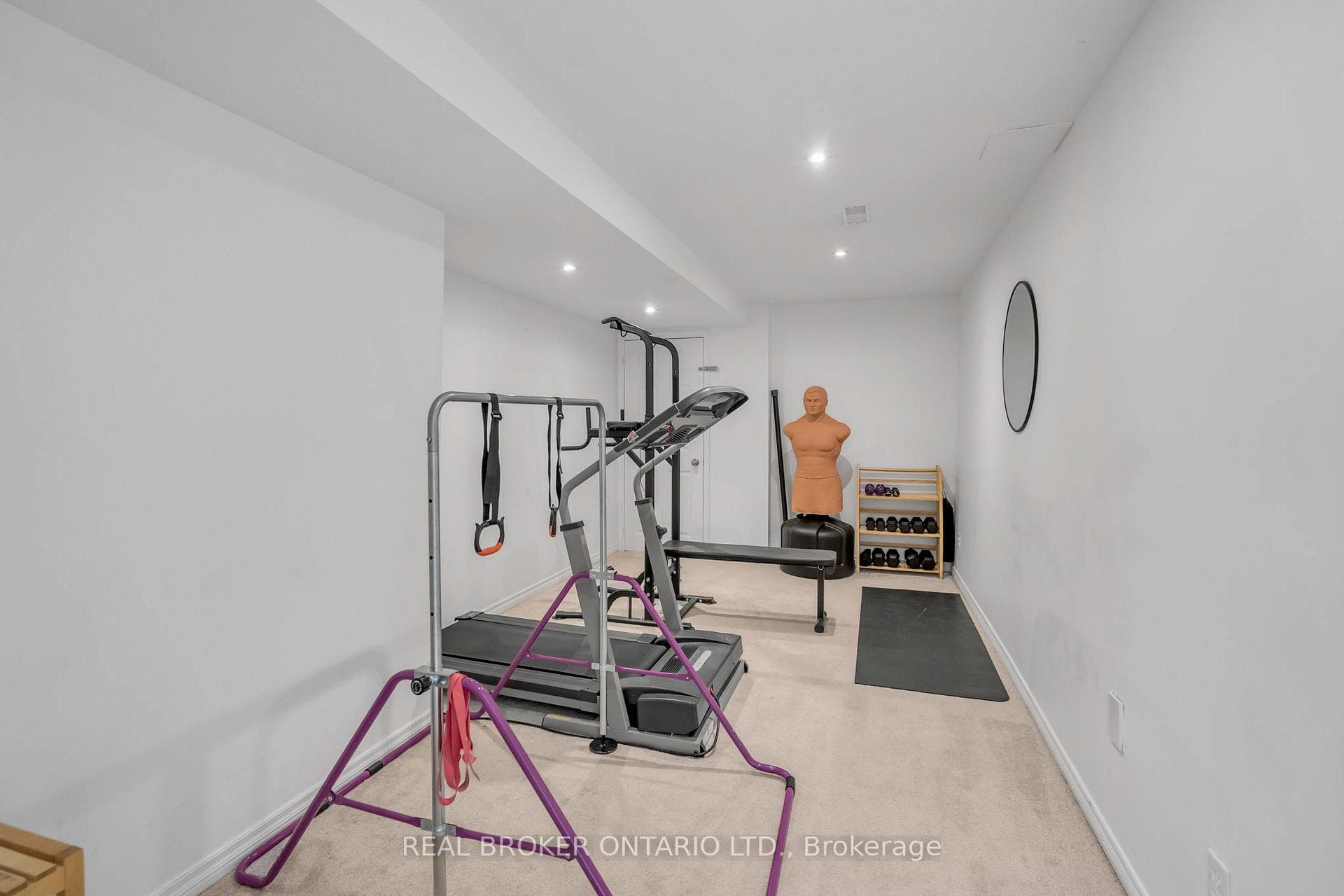 1036 Hemstreet Crescent photo 48