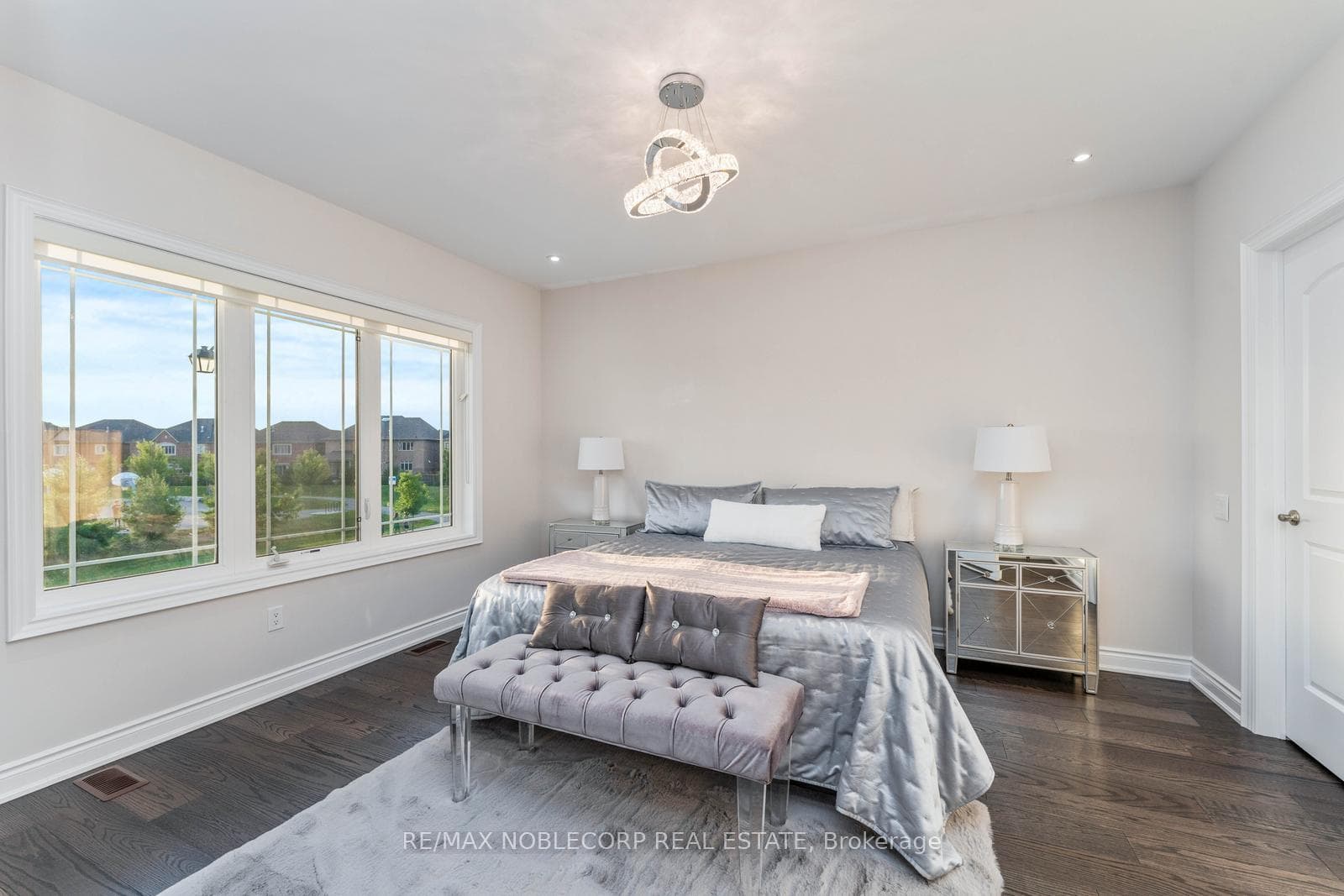 91 Woodgate Pines Drive photo 28