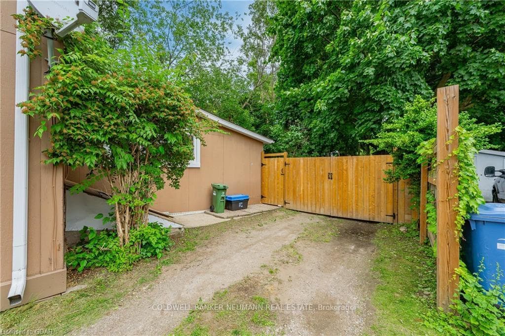 19 Alice Street photo 36