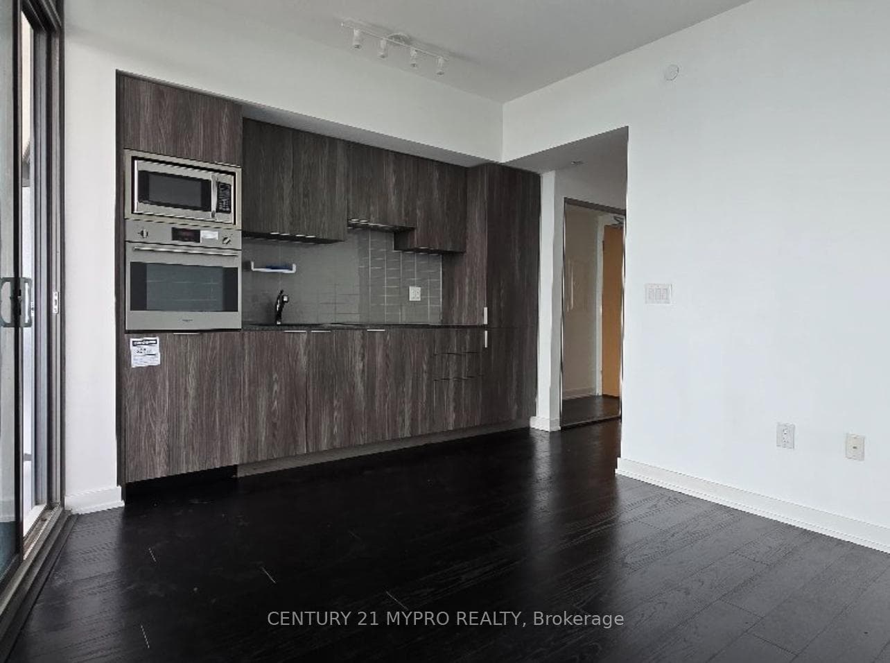 11 Wellesley Street Unit 5512 photo 4