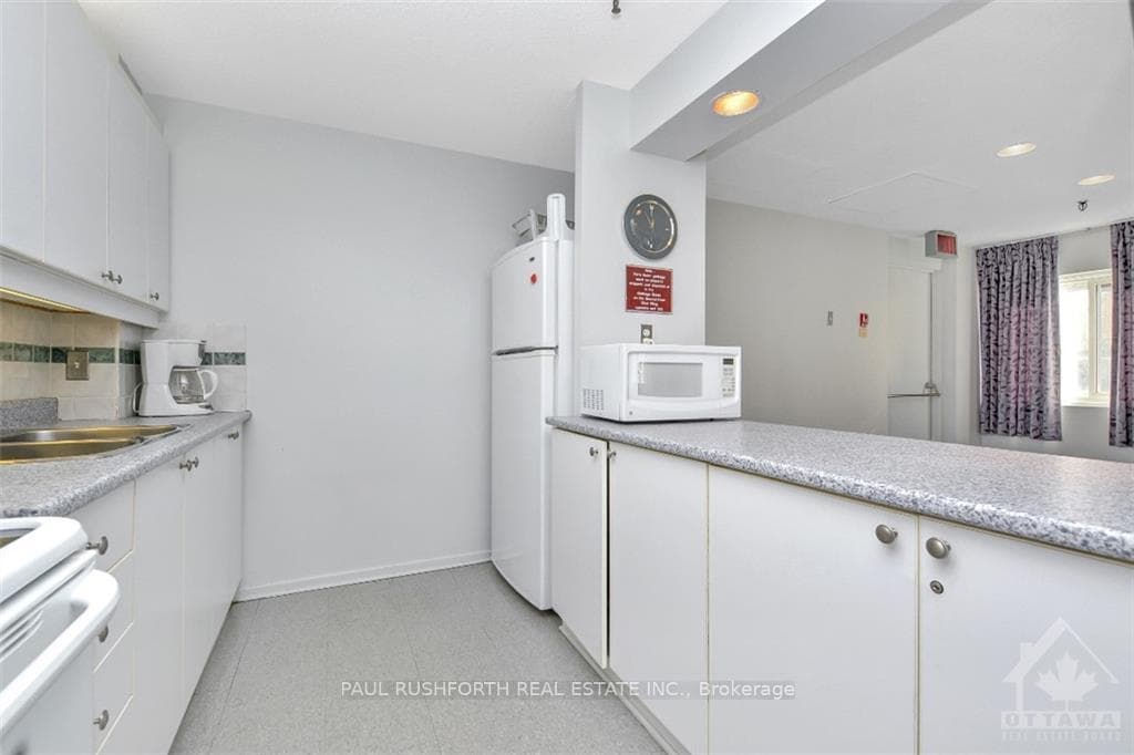 1599 LASSITER Terrace Unit 711 photo 26