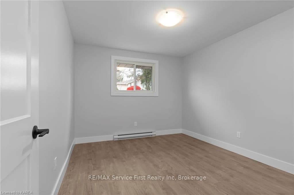1 CONACHER Drive Unit 1 photo 10