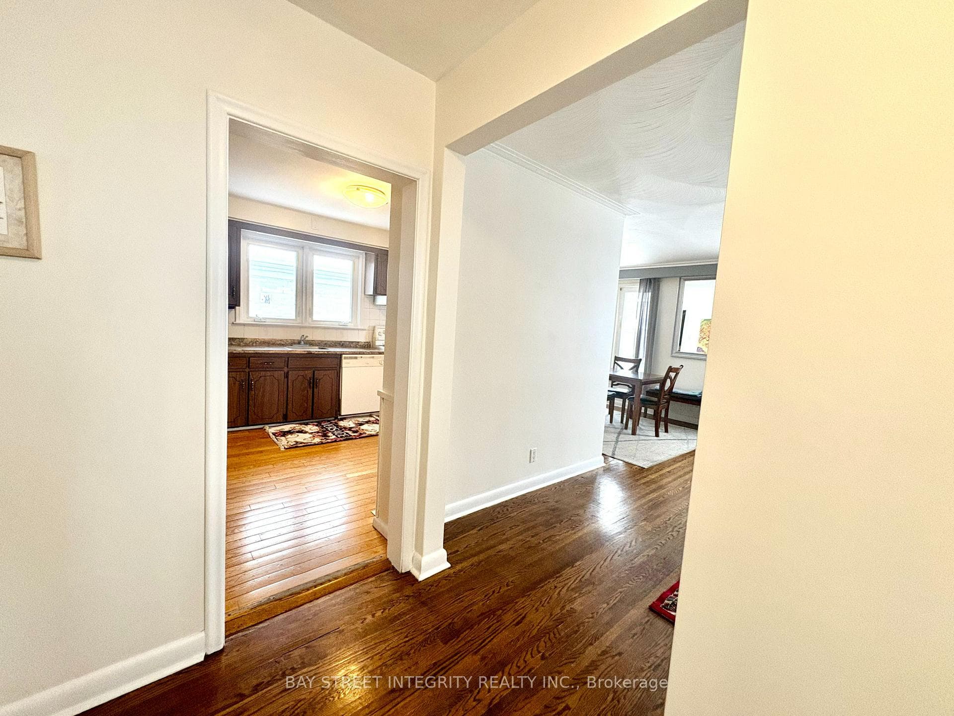 63 Caines Avenue photo 4