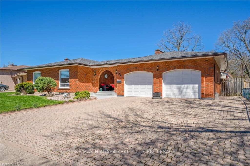 176 LOYALIST Drive photo 2