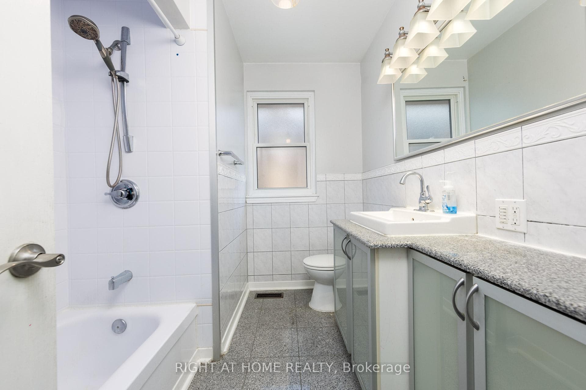 35 Hathway Drive photo 6