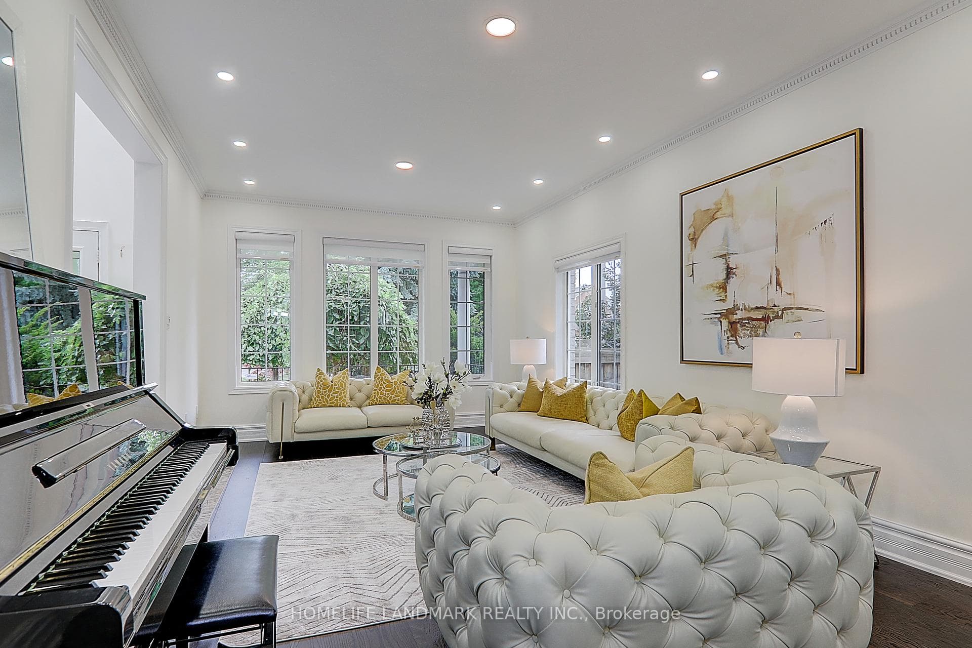 24 Vandermeer Drive photo 8