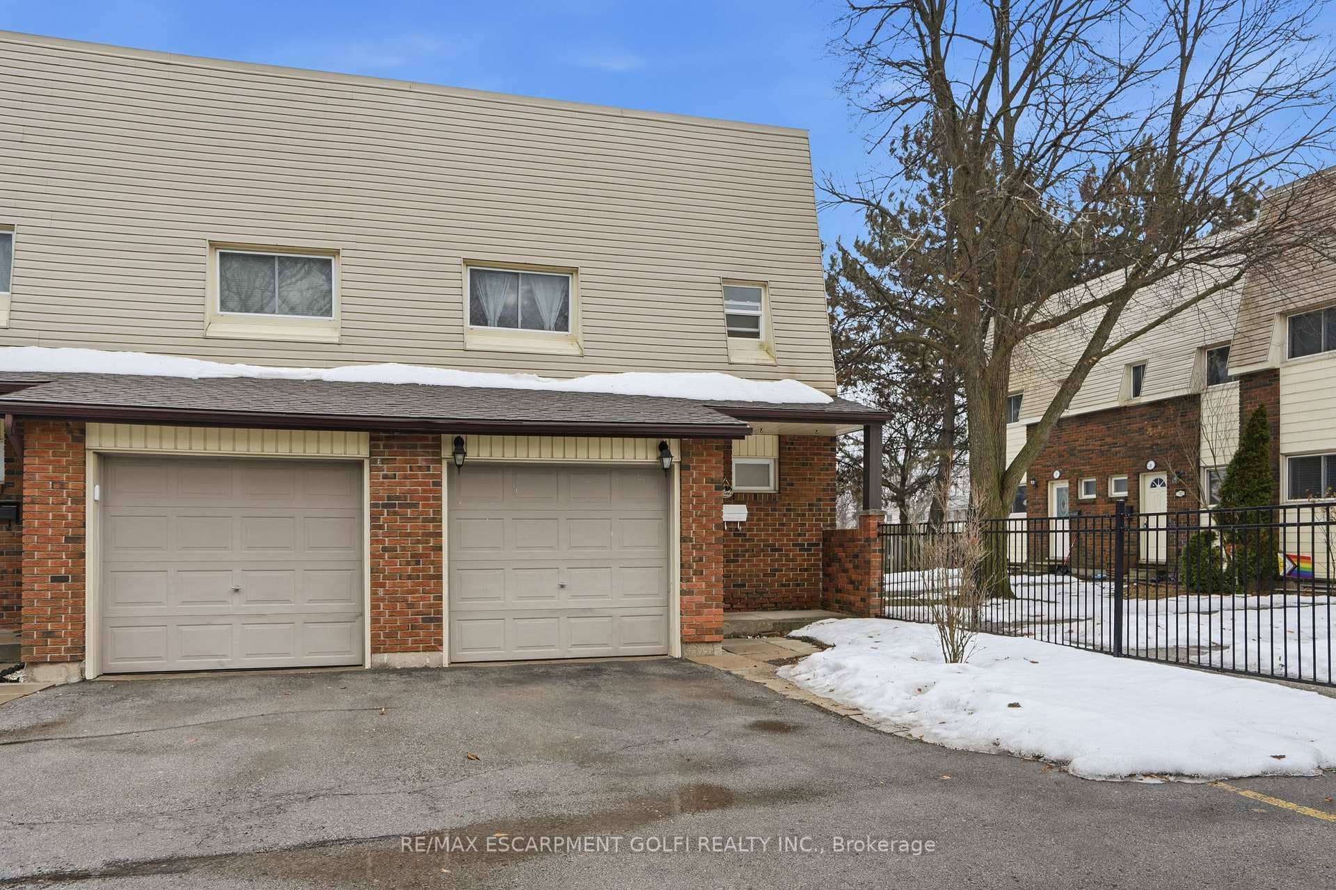 1460 Garth Street Unit 6 photo 1