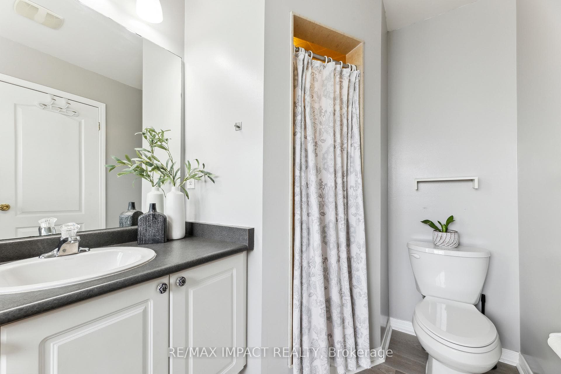 32 Dodds Square photo 21