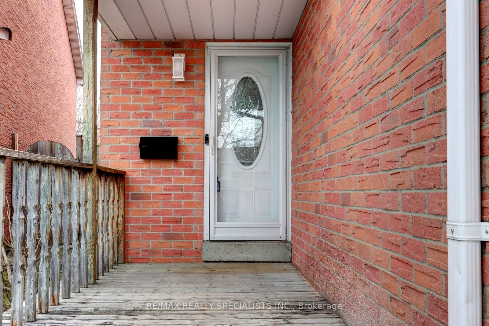 25 Rushmore Crescent photo 4