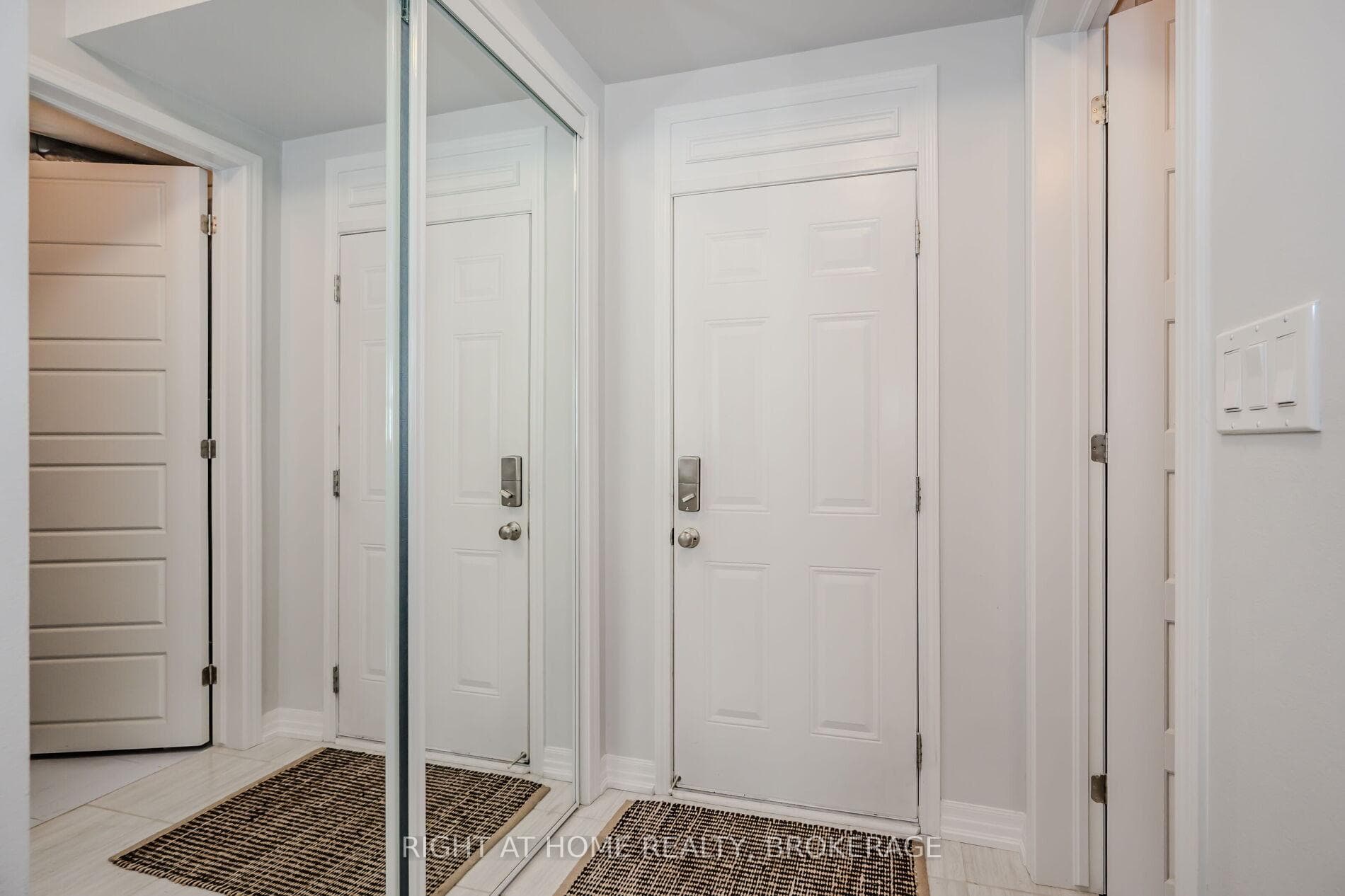 123 Stork Street photo 30