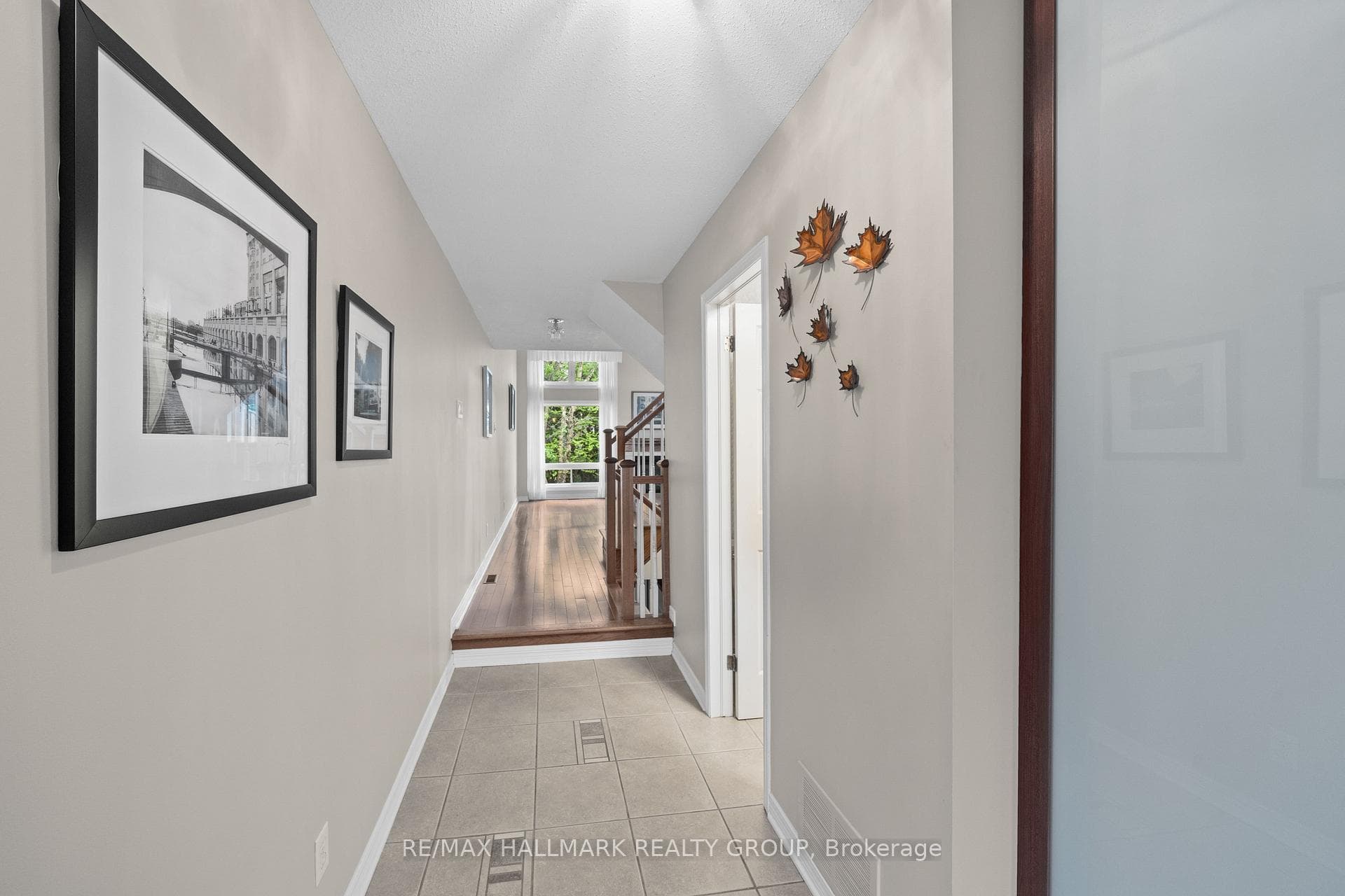 44 Dunbarton Court photo 4